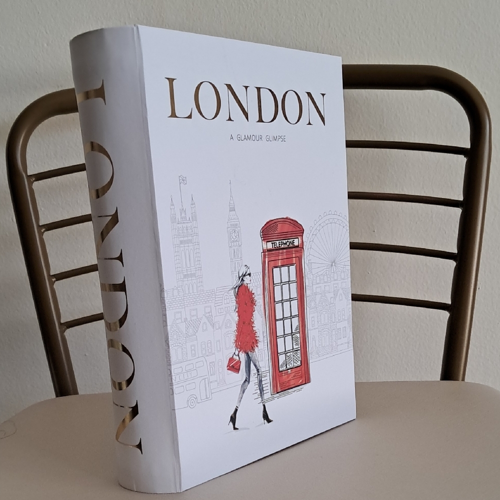 London Glamour Glimpse Book with Red and White Cover